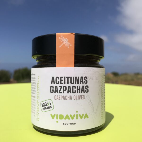 Aceitunas gazpachas de VidaViva Ecofood presentadas en un bote de cristal